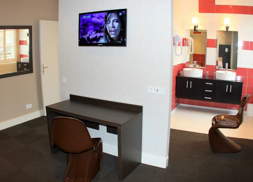 Ch 241 sup hotel basilique Hotel De La Basilique