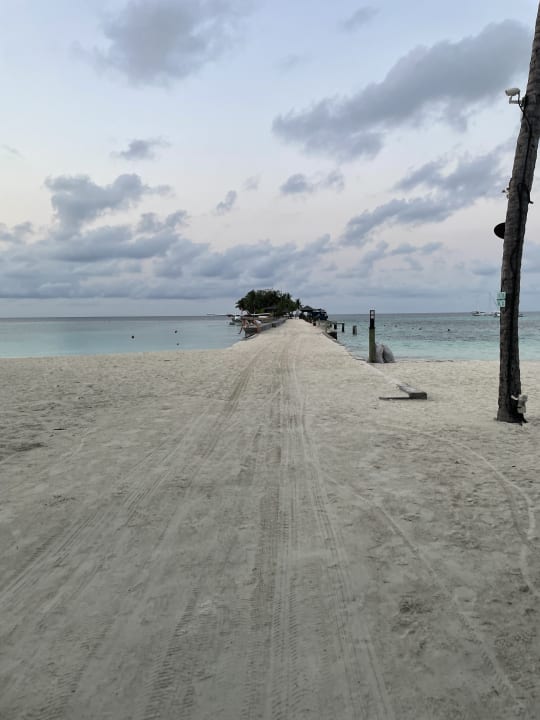 Strand Kuredu Island Resort & Spa