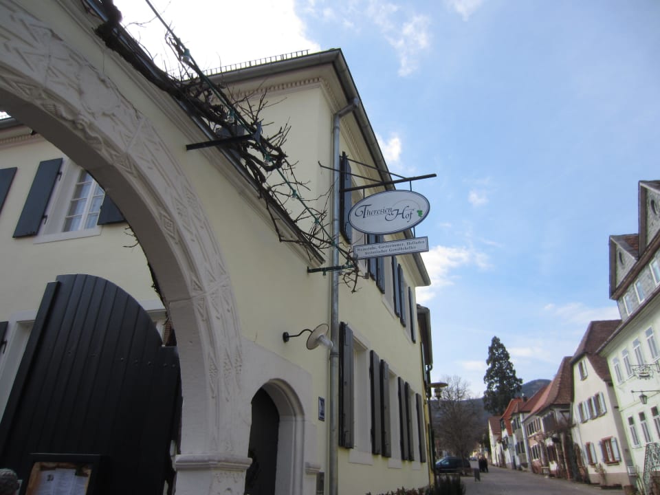 Seitliche Außenansicht Hotel Theresienhof