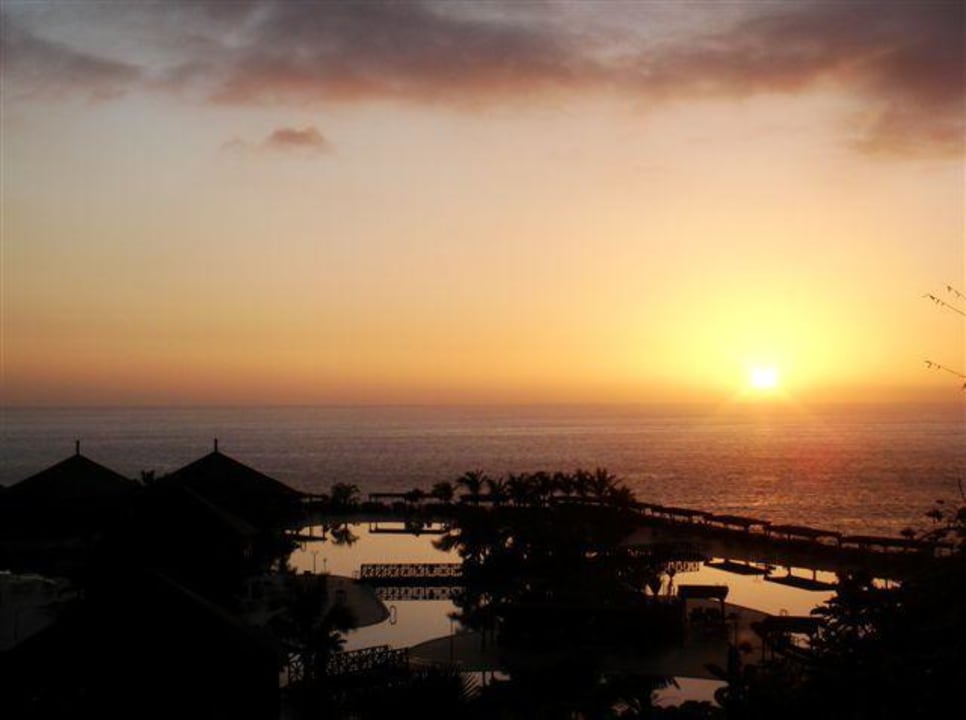 Poolanlage am Abend La Palma Princess