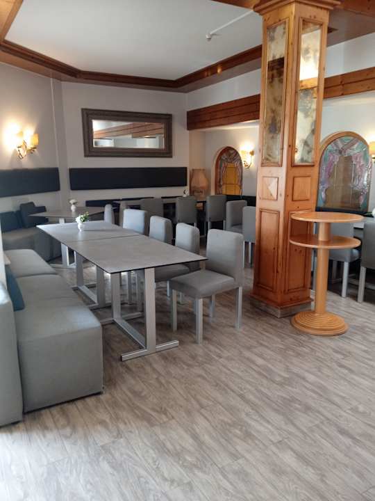 Lobby Burghotel Am Hohen Bogen