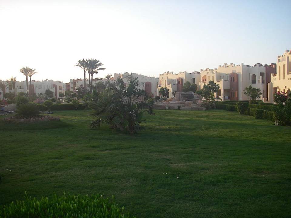 Viel grün SUNRISE Royal Makadi Resort