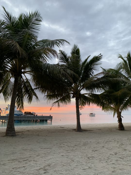 Strand Meeru Maldives Resort Island