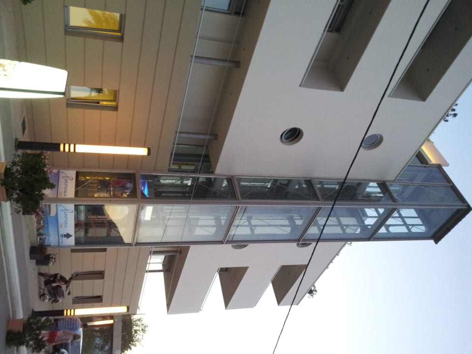 Hotelaufzug mit Panoramablick Hotel Corissia Princess