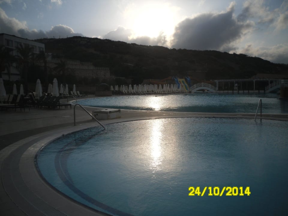  Sonnenuntergang am Pool Acapulco Beach Club & Resort