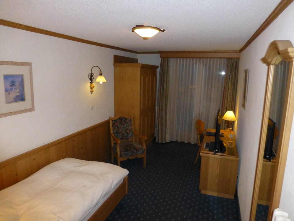 Zimmer Richtung Fenster la couronne | Hotel & Spa