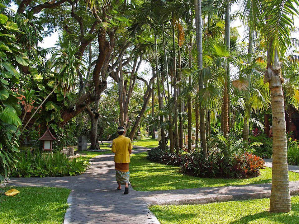 Hotel - Gartenanlage Puri Santrian
