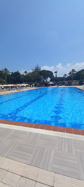 Pool Club Turtas Beach Hotel