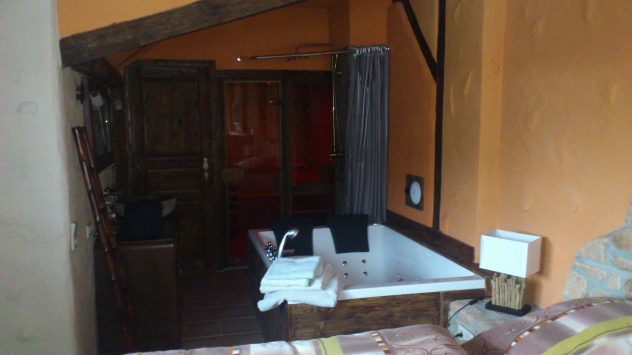 Finca - obere Etage Schlafraum Spa-Wellness-Lounge Feriensuite Bali-Lounge