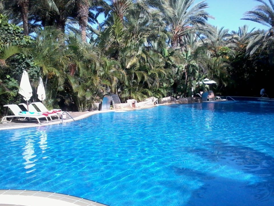 Eine der Poolanlagen mit Ziel Poolbar Lopesan Costa Meloneras, Resort & Spa