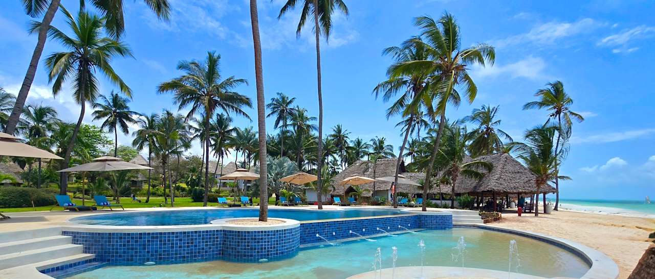 Pool Bluebay Beach Resort & Spa