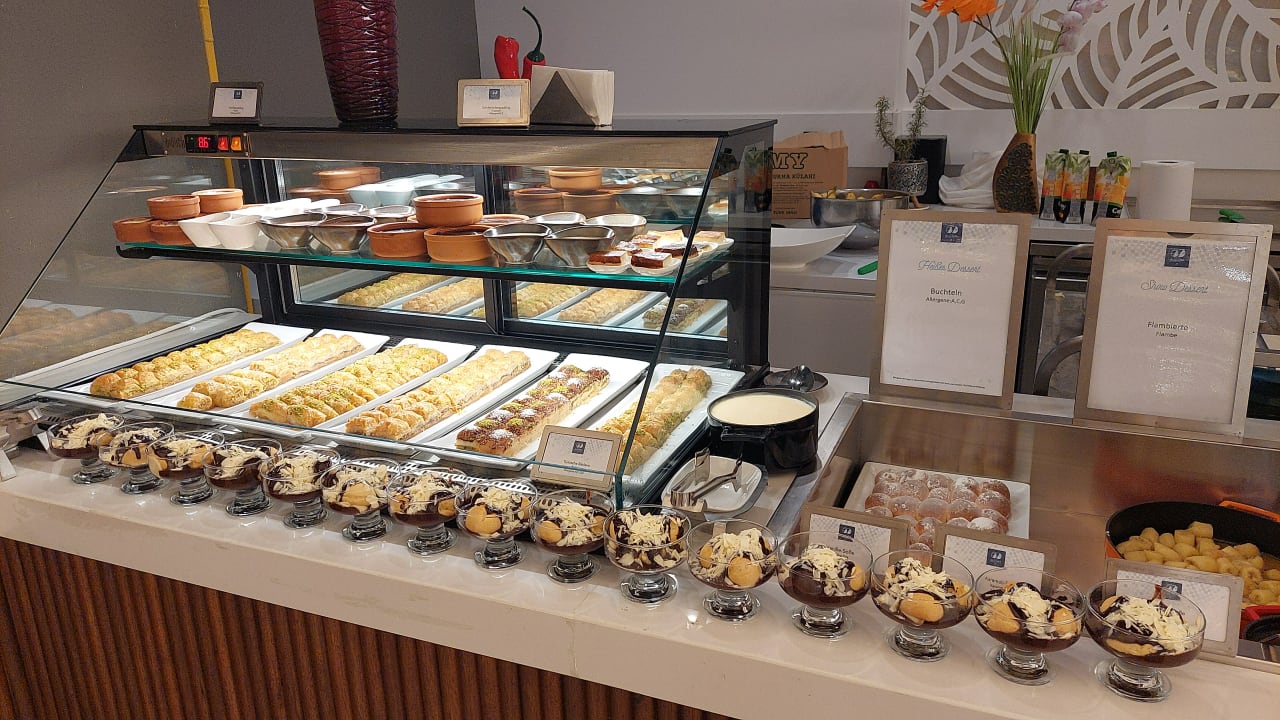 Gastro Jacaranda Luxury Resort