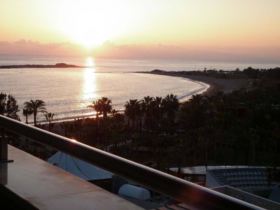 Sonnenuntergang Sealife Buket Resort & Beach