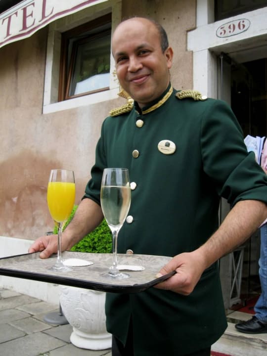 Prosecco Empfang Hotel Olimpia Venice, BW Signature Collection