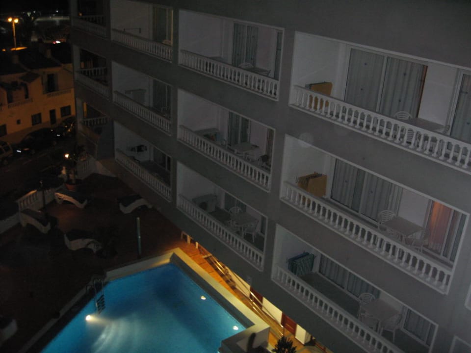 Pool nachts BLUESEA Lagos de Cesar