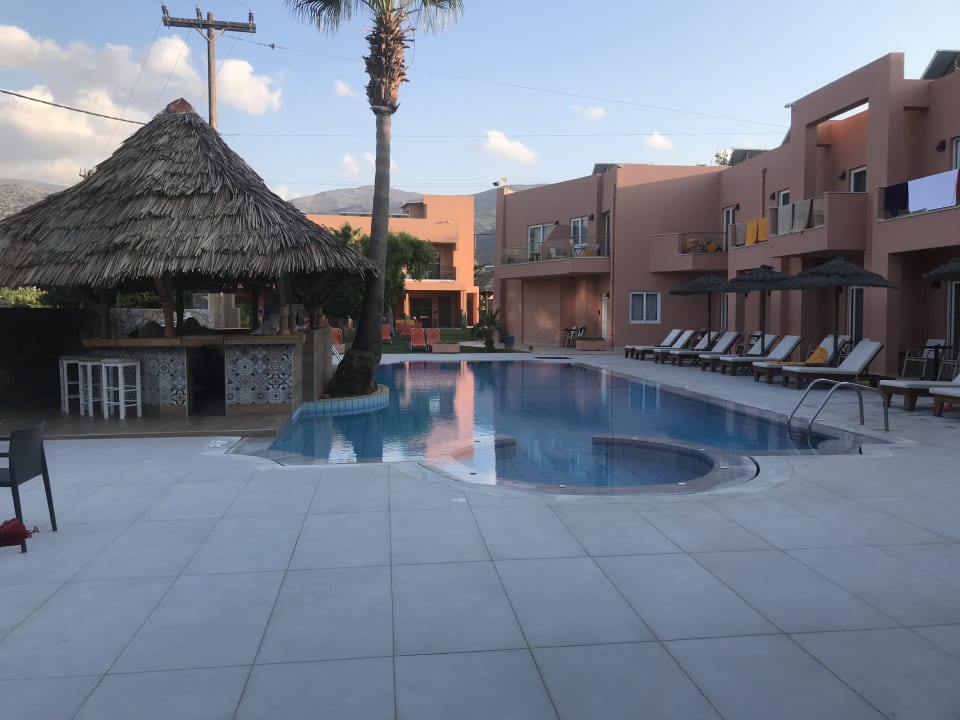 Pool High Beach Resort