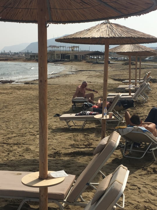 Strand Vasia Royal Hotel