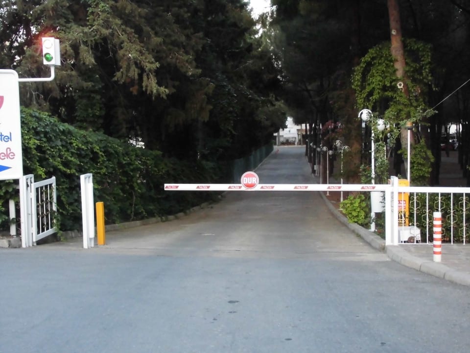 Einfahrt Hotel Hotel Grand Efe