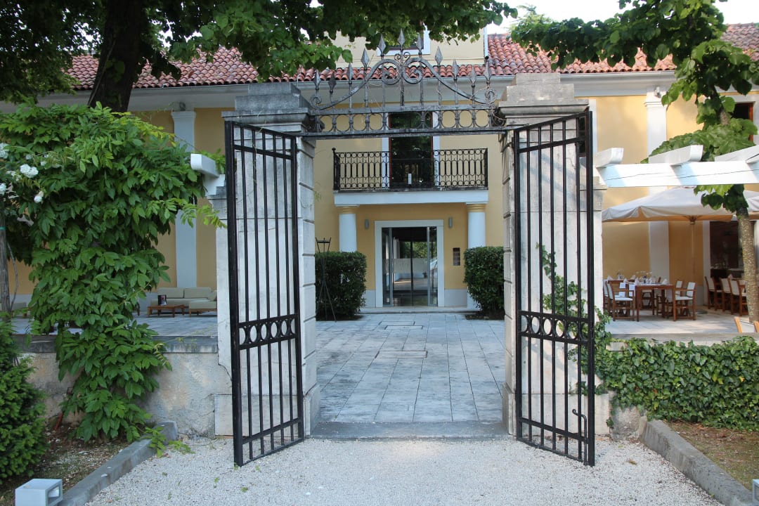 Hoteleingang von der Terrasse Falkensteiner Hotel Adriana