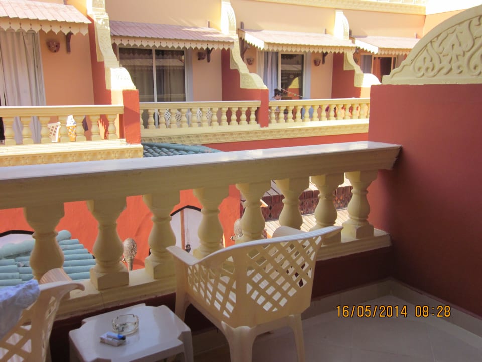 Наш балкон Pickalbatros Alf Leila Wa Leila Resort - Neverland Hurghada