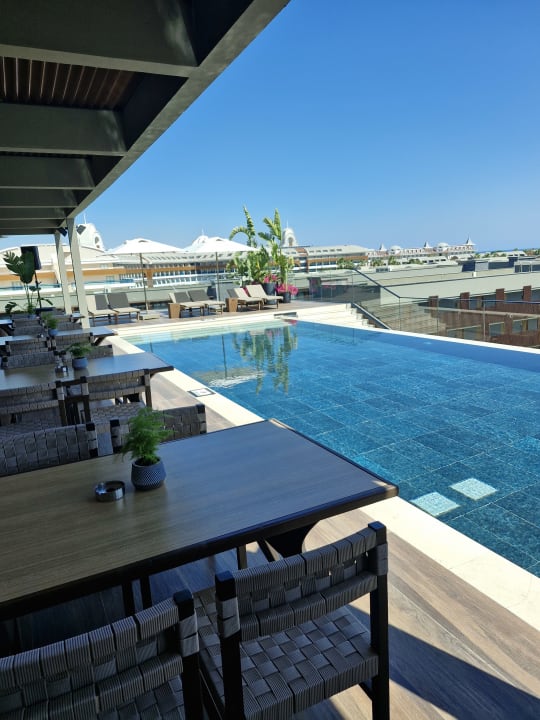 Pool Jacaranda Luxury Resort