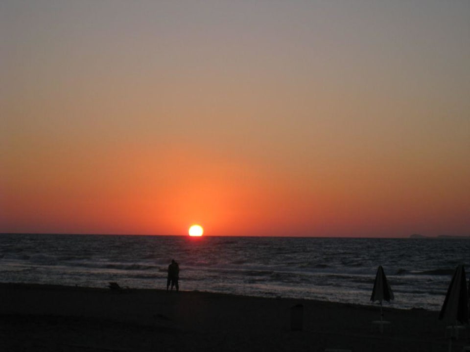 Sonnenuntergang am Anissa Beach Anissa Beach & Village