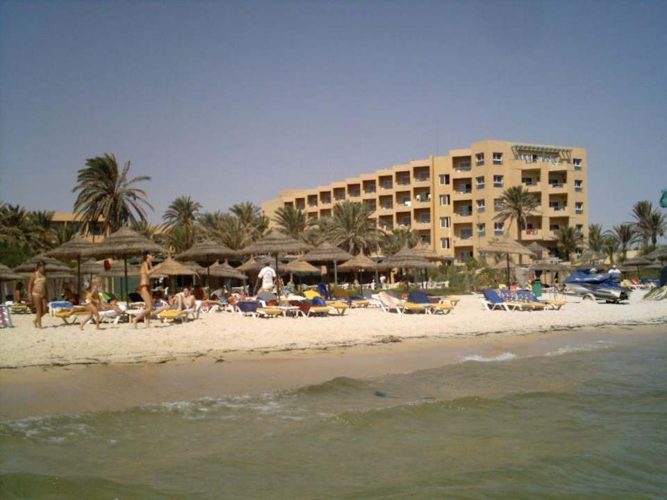 Vom Strand aus El Ksar Resort & Thalasso