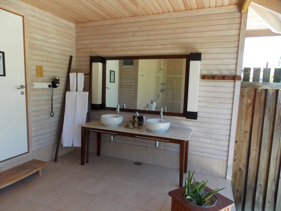 Bad Kuredu Island Resort & Spa