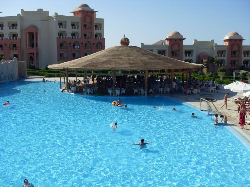 Bar główny Serenity Alpha Beach