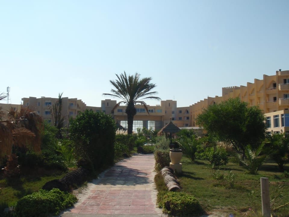 Sicht vom Strand Skanes Serail Aquapark