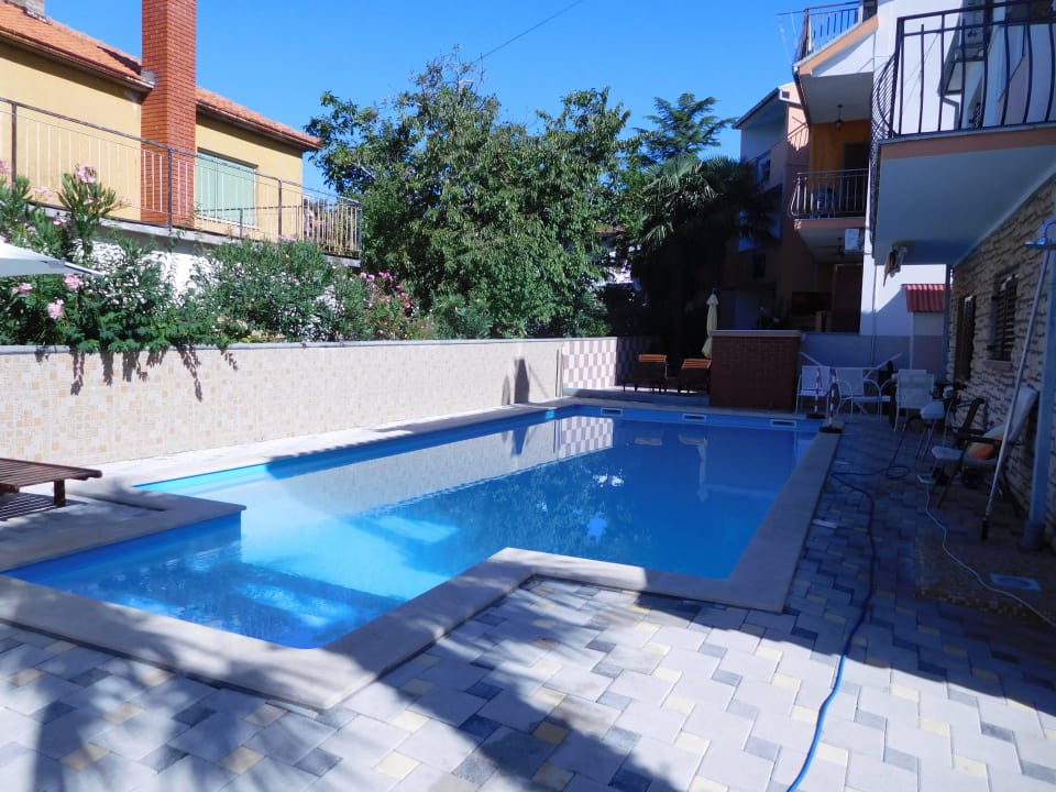 Pool Accommodation Vega