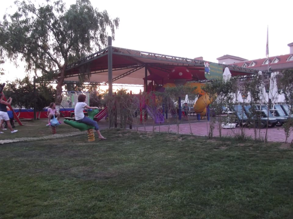 Überdachter Spielplatz Hane Family Resort