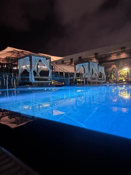 Pool Jacaranda Luxury Resort