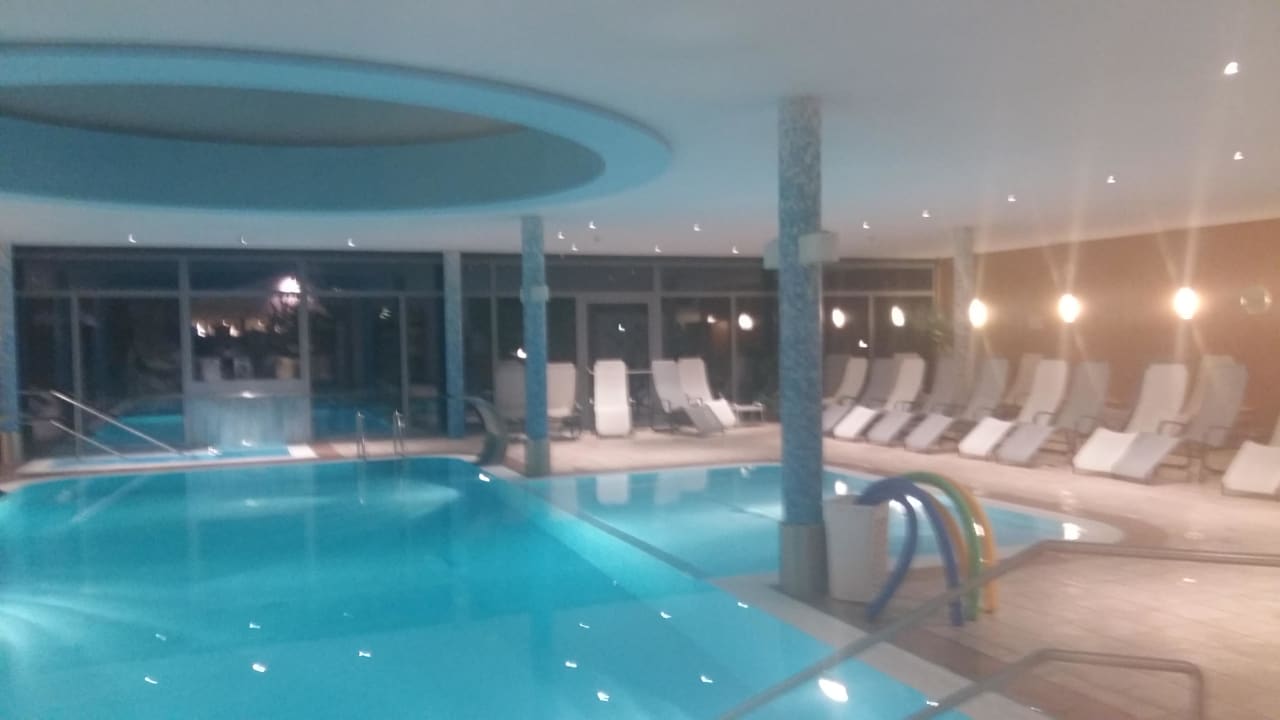 Poollandschaft  Hotel Grimmingblick