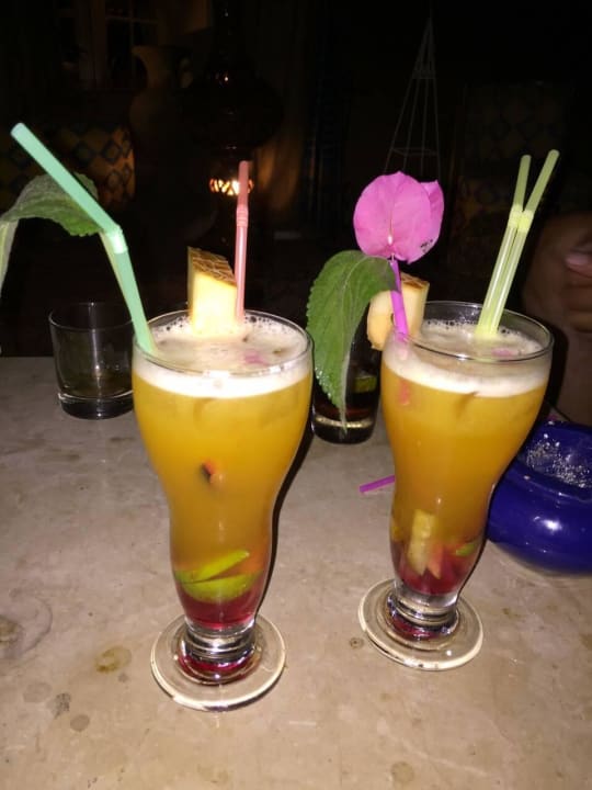 Leckere Cocktails Iberostar Waves Averroes