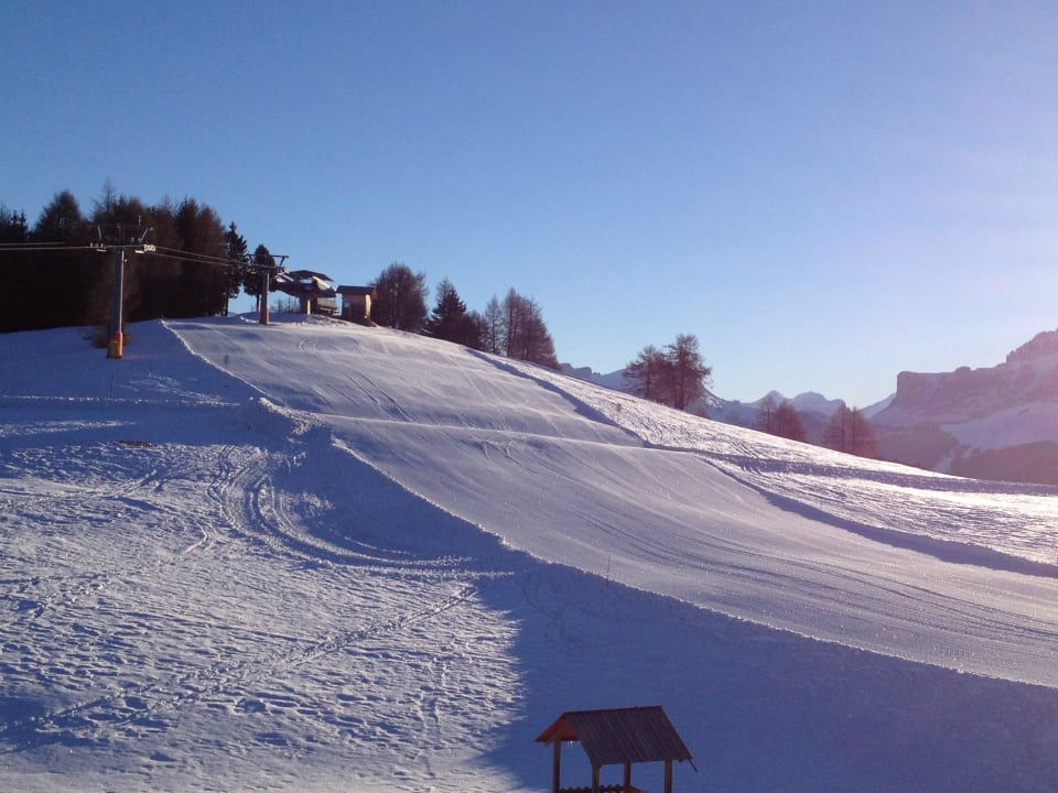 Blick auf die Skipiste ICARO Hotel