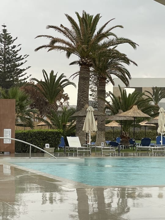 Pool Anissa Beach & Village