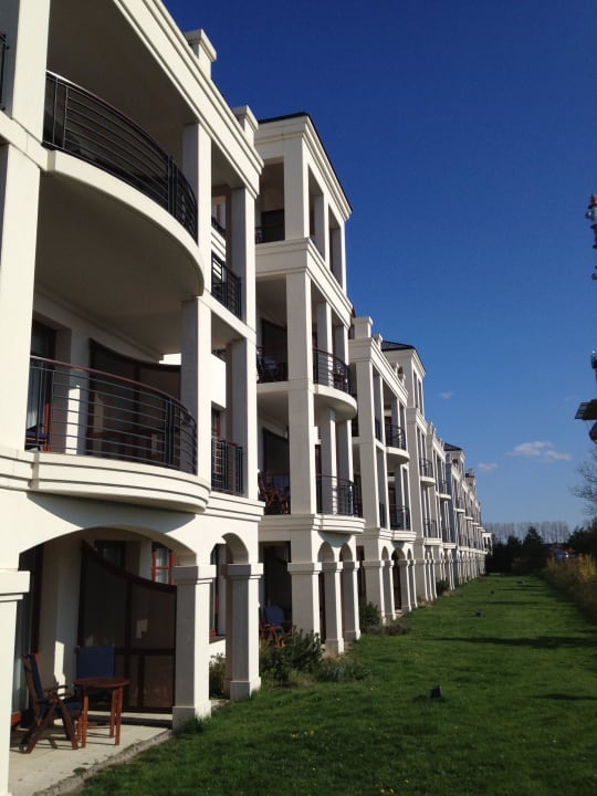 Balkone mit Warnowblick Hotel Yachthafenresidenz Hohe Düne