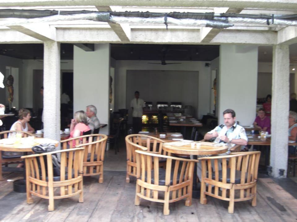 Beim Frühstück Hotel Thilanka