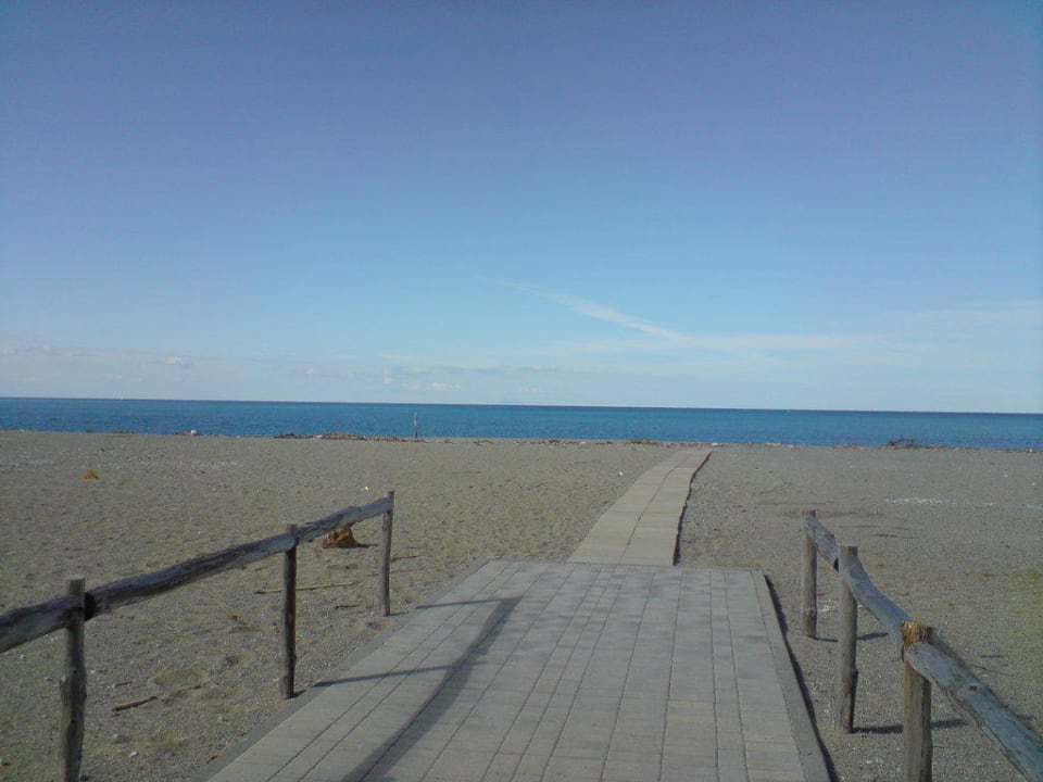 Weg zum Strand Falkensteiner Club Funimation Garden Calabria