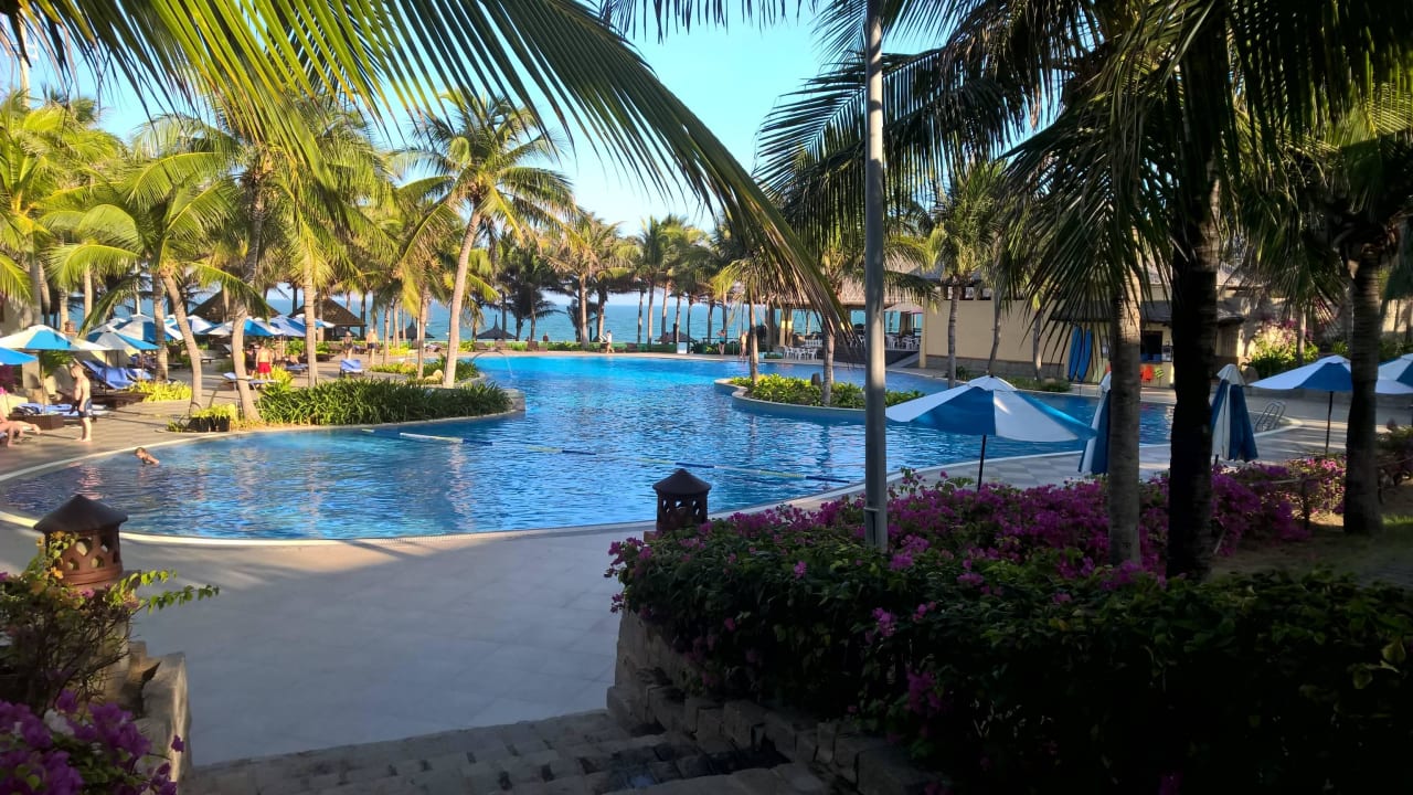 Schöne Poollandschaft Pandanus Resort