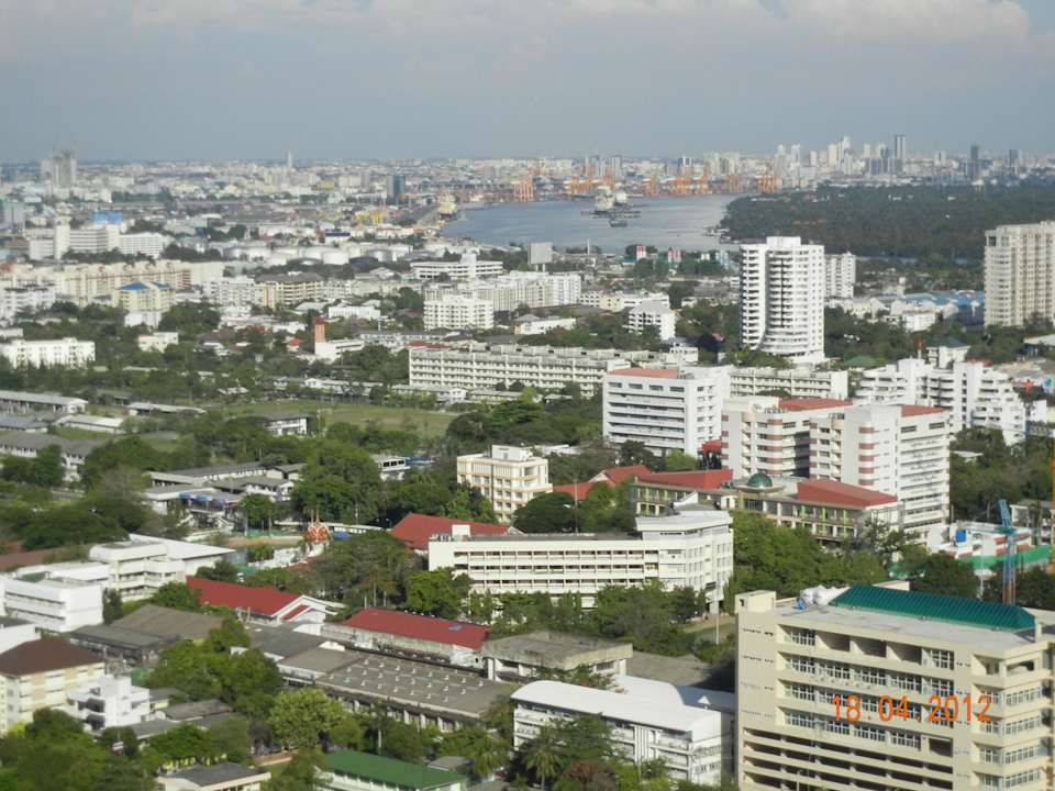 Ausblick von der Kasara Lounge bis zum Chao Phraya JC Kevin Sathorn Bangkok Hotel