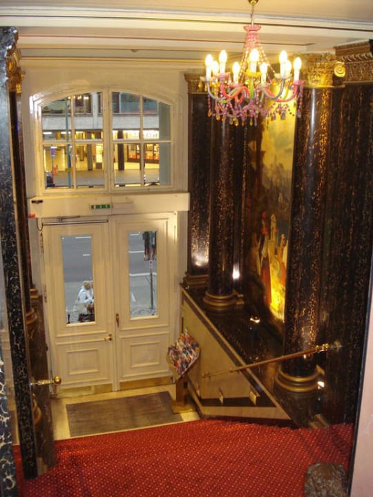 Eingang acom Hotel Berlin Kurfürstendamm