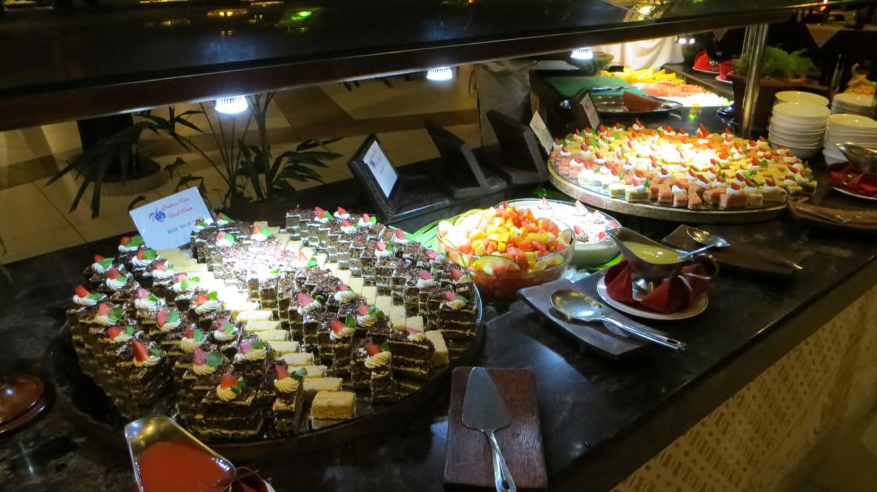 Ausschnitte des abendlichen Buffet`s Hotel Southern Palms Beach Resort