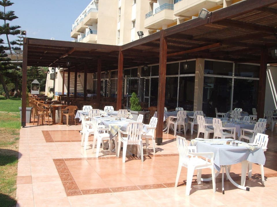 Außenbereich vom Restaurant Faros Hotel Ayia Napa