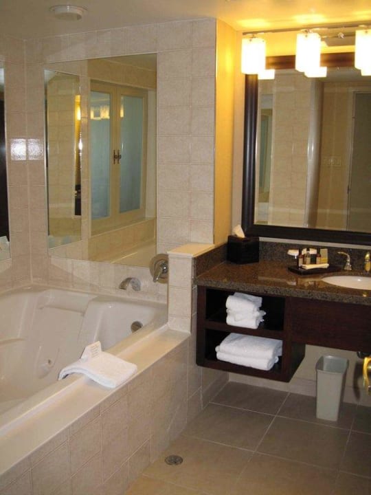 Bad mit Whirlpool Marriott Niagara Falls Fallsview Hotel & Spa