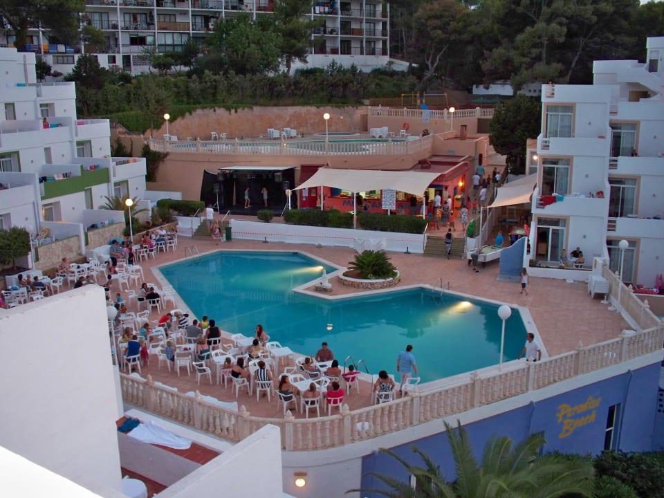 Poolbereich am Tag Barceló Portinatx - Adults only