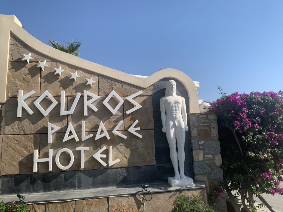 Außenansicht Hotel Kouros Palace