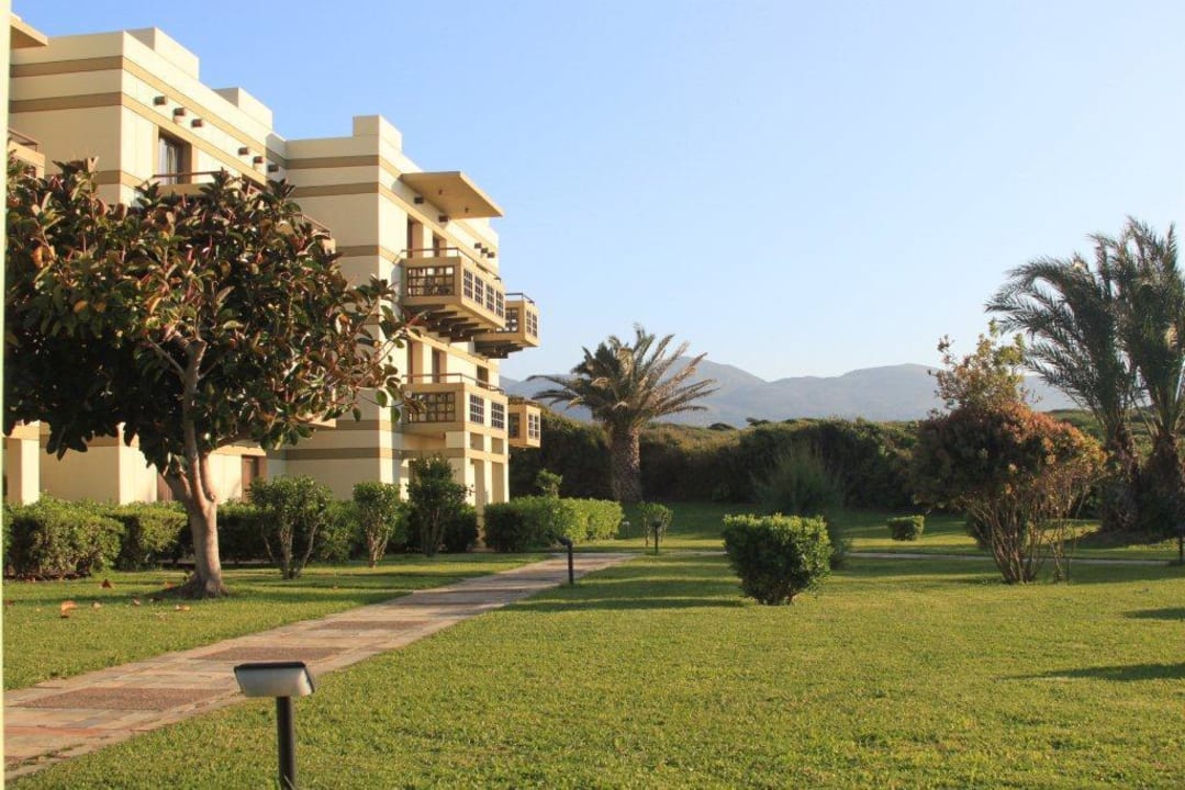 Sicht von der Strandbar auf die Anlage Grecotel Meli Palace