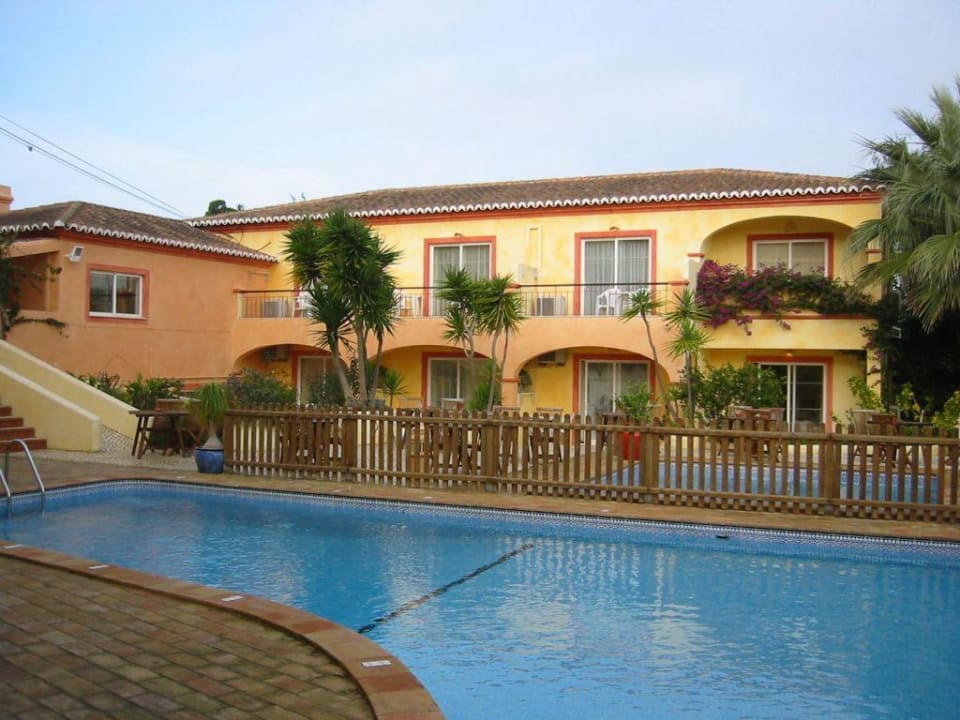 Blick vom Pool auf unser Zimmer Costa d'Oiro Ambiance Village